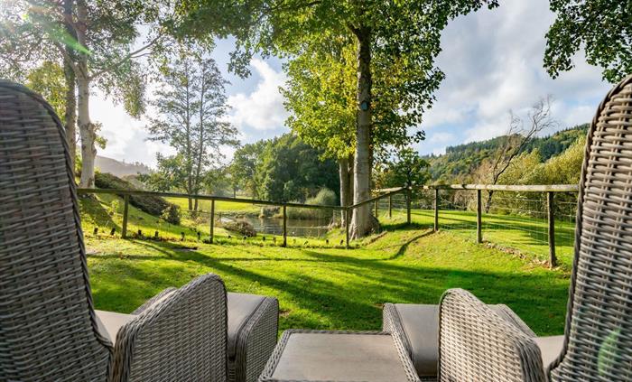 Imagine sitting here, coffee in hand, listening to the water slowly running past - is there a better way to start the day? we think not!
